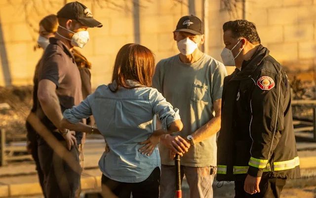 被女记者数次尊称“王妃”疑似在反讽瓦力棋牌试玩梅根带哈里到火灾救济点(图2)