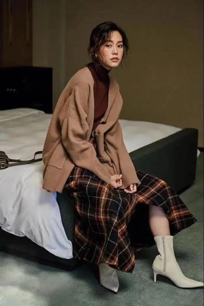 的复古风穿搭少不了格纹！瓦力游戏这个冬天最流行(图3)