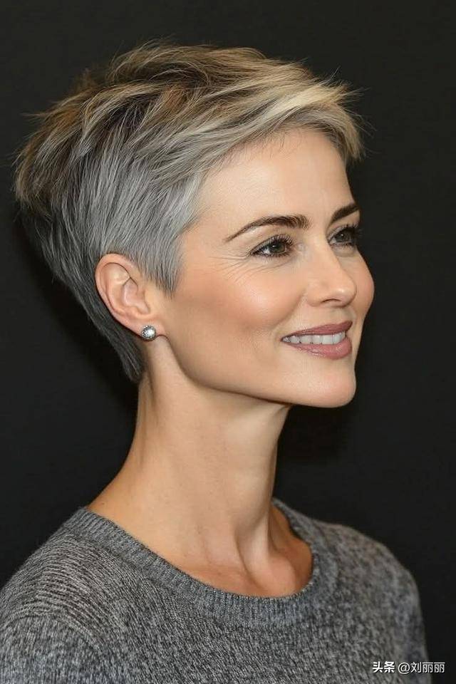 0+款造型让你美到“斩男又斩女”瓦力棋牌别再对短发说“不”！这1(图9)