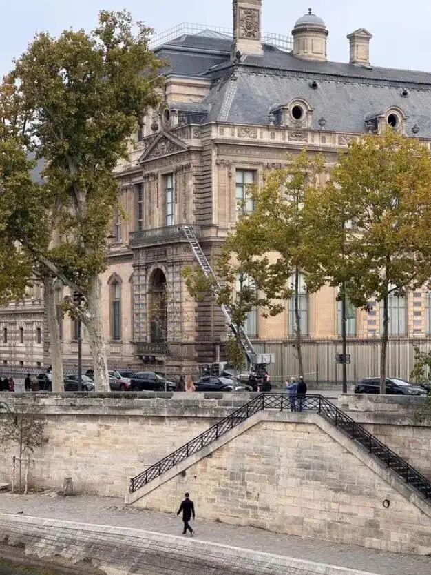 么盗窃却在“7分钟内”就完成了？瓦力棋牌这么大的“卢浮宫”为什(图16)