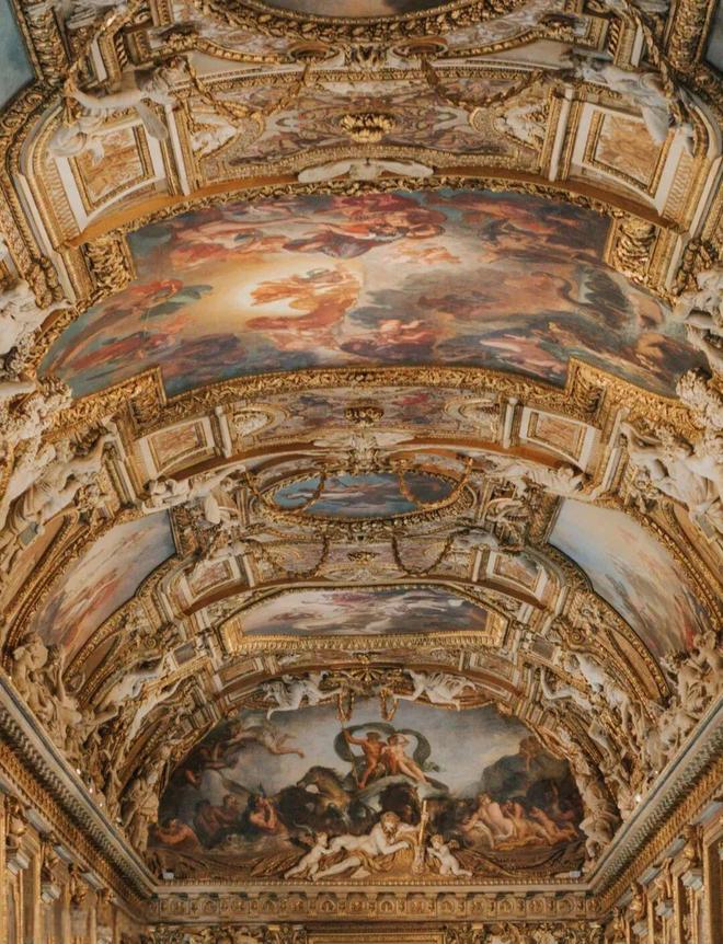 么盗窃却在“7分钟内”就完成了?瓦力棋牌这么大的“卢浮宫”为什(图10) 么盗窃却在“7分钟内”就完成了?瓦力棋牌这么大的“卢浮宫”为什(图10)