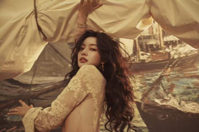 薇引发热议内娱的审美告别非赢即输瓦力棋牌热搜炸了！徐若晗撞衫田曦(图3)