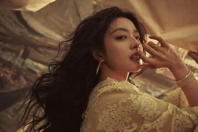 薇引发热议内娱的审美告别非赢即输瓦力棋牌热搜炸了！徐若晗撞衫田曦(图8)